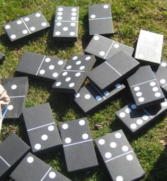 Giant Dominoes