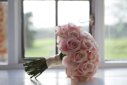 How much will wedding flowers cost