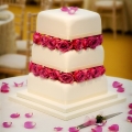Guy-Caroline-Weddingcake1-t.jpg